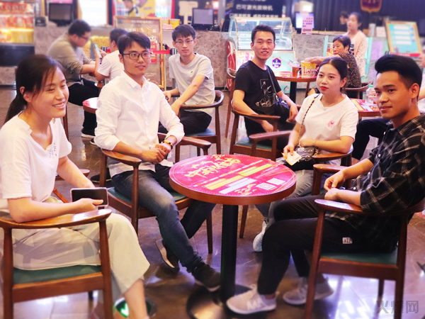 cͬУpϲRT𱬾W(wng)l(f)YƷՈ200TӰ